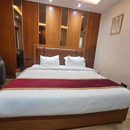 Hotel Elara Dehradun Buitenkant foto