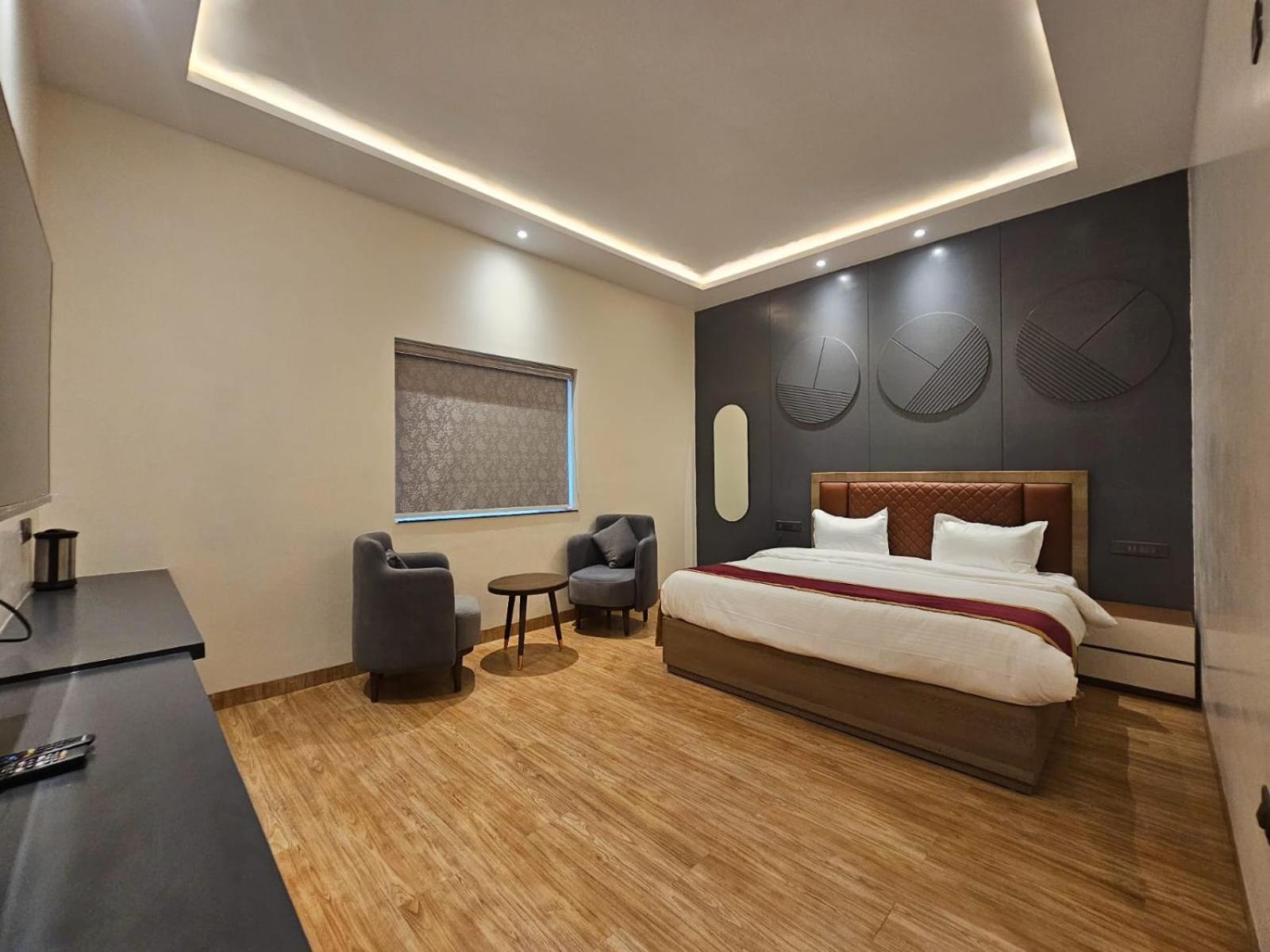 Hotel Elara Dehradun Buitenkant foto